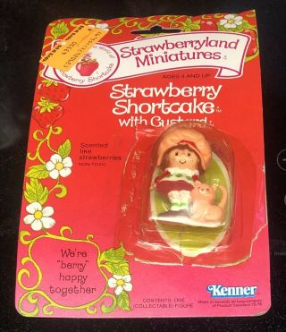 1981 Strawberry Shortcake Miniatures - Strawberry Shortcake With Custard