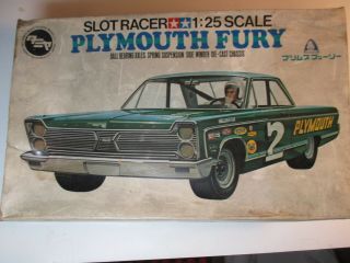 Tamiya 1965 Plymouth Fury 1/25 Slot Car Kit