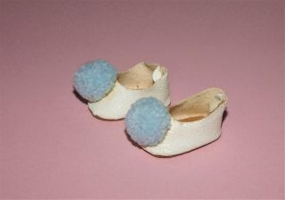 Vntg Madame Alexander - Kins White With Light Blue Pom - Pons Shoes Fuzzy Soles