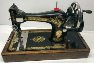 Antique Old Vintage Hand Crank Singer Sewing Machine Model 28k