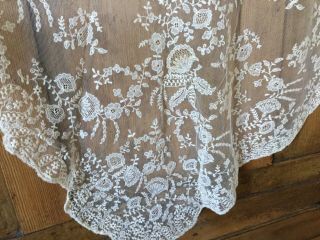 Antique Tambour Lace Wedding Veil - Pale Cream
