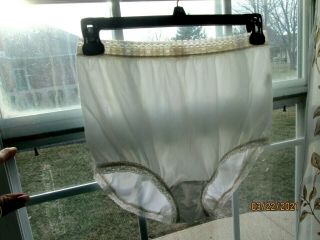 Vintage Olga White Nylon Panties With Rear Seam 873 Size 8 Lingerie