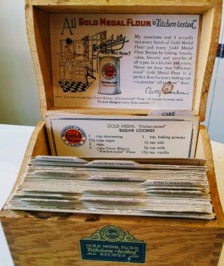 Vintage Wood Gold Medal Flour Recipe Box Dovetail Dividers 3x5 Cards
