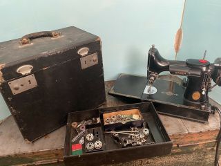 Antique 1956 Featherweight Singer Sewing Machine Model 221 W/case