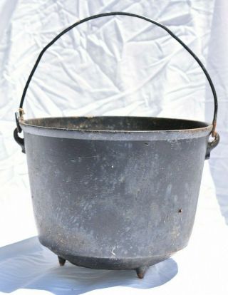 Antique Black Cast Iron Pot Kettle With Handle 3 Legs & Gate Mark 7 Flower Pot?