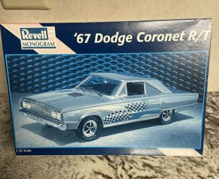 1967 Dodge Coronet R/t 1/25 Model Kit Revell / Monogram 7629 (1997)