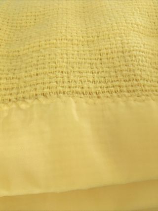 Vintage Stevens - Utica Acrylic Woven Twin Blanket Yellow Satin Trim Waffle Weave 2