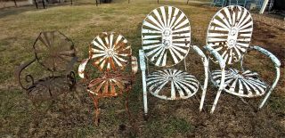 Antique Francois Carre Sunburst Pinwheel Garden Patio Chairs 2 Large 2 Small