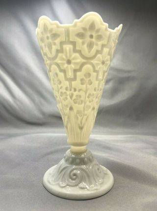 Antique Belleek Shamrock Vase 2nd Black Mark 1891 - 1926 Irish Porcelain Ireland