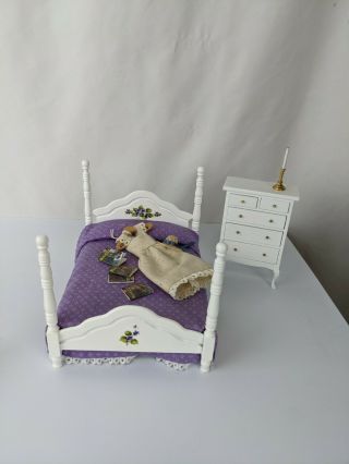 Vtg Dollhouse Miniature Bedroom White Furniture Bed Dresser Accessories 1:12