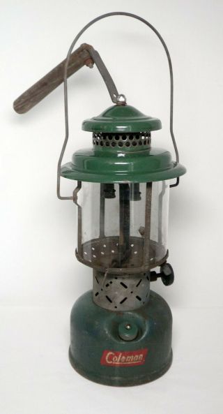 Vintage Coleman 220e Lantern Dated 1951 As - Is Or Restore