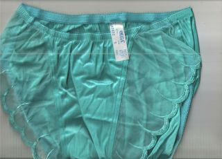 Vintage Olga 40022 Scalloped Edge Panties Size S In Turquoise No Tag