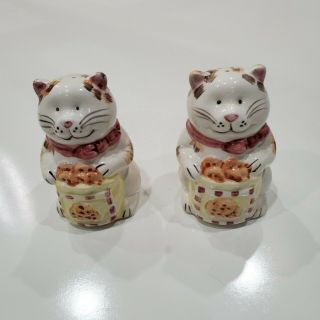 4 " Vintage,  Handpainted White And Brown Cat Shakers With Chocolate Chip Cookies