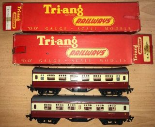 2 X Hornby / Triang Railways R21 Oo Gauge Coaches M7071 Maroon & Cream