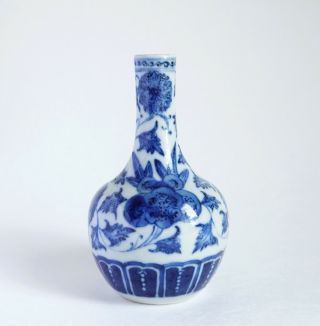Fine Antique Chinese 19th Century Porcelain Bottle Vase