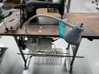 Singer industrial sewing machine 31 - 15 4