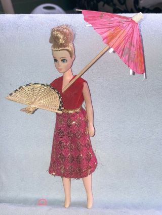 Pippa Topper Dawn Doll With Bun Hair “denise” In Gold/red Dress And Fan