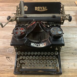 1917 Antique Royal Typewriter Model 10 w/ Dual Beveled Glass Sides 2