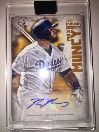 Max Muncy 2019 Topps Industry Summit Conference Exclusive Auto Gold 3/5 Encased