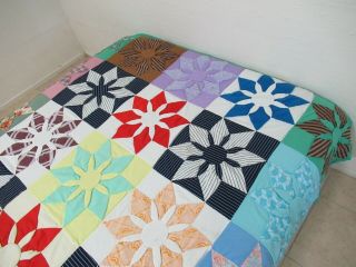 QUEEN Vintage Hand Pieced,  Quilted Textured Polyester MISSOURI DAISY Heavy Quilt 3