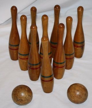 Antique Toy Ten Pin Wooden Bowling Set with Red & Green Paint 2