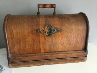 Antique Old Vintage Hand Crank Fiddle Base Singer Sewing Machine Model 12k