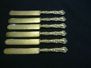 Six {6} 1835 R.  Wallace Floral Silverplate 9 3/4 " Dinner Knives - S Monogram - {nice}
