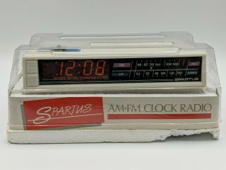 Vintage Spartus Am/fm Digital Clock Radio - Model 0100 - White