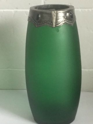 STUNNING ANTIQUE ART NOUVEAU GREEN GLASS WITH PEWTER FINISHED RIM VASE 3