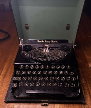Vintage 1930s Remington Remie Scout Model Typewriter Antique With Case