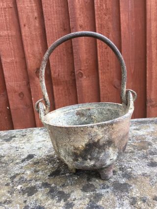 Vintage Rustic Cast Iron Cauldron / Glue Pot,  Three Feet 2.  1kg,  Great Planter.
