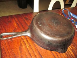 Vtg Griswold No.  5 Round Cast Iron Skillet Fry Pan 724 Erie Small Logo