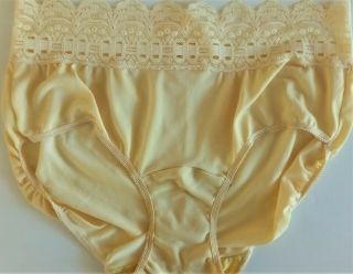 Vtg Olga Canary Yellow Nylon & 3 " Lace Waistband Back Seamed Panty 6/m