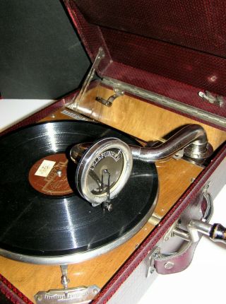 Antique Telefunken German Made 78rpm Suitcase Windup Record Player Radio