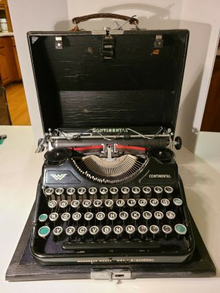 Vintage Antique Wanderer Werke Continental Portable Typewriter.