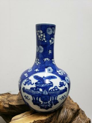 Fine Chinese Blue & White Porcelain Vase 2