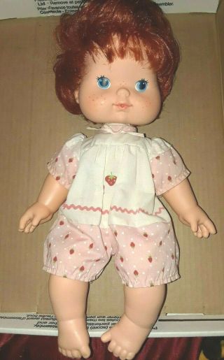 Vintage 1982 Kenner Strawberry Shortcake Blow A Kiss 13 " Baby Plush Doll