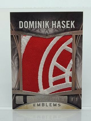 2015 Leaf In The Game Superlative Dominik Hasek Game Jersey Emblems 6/6