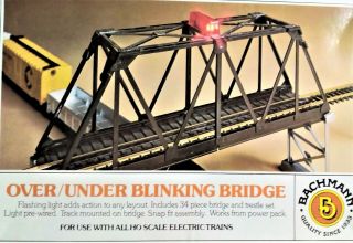 Bachmann Over / Under H O Railway Bridge With Tunnel & Extra Set Brown Trestles
