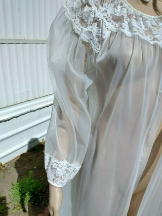 Vintage Giliad,  L,  Ice White Chiffon Long Robe With Lace