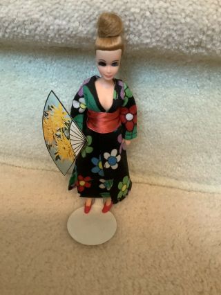 Dawn Denise Majorette Doll In Pippa Oriental Outfit With Fan