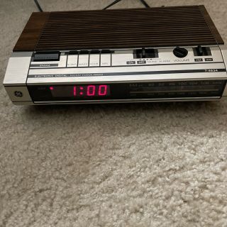 Vintage Ge Fm/am Electronic Digital Alarm Clock Radio Woodgrain,  7 - 4634b