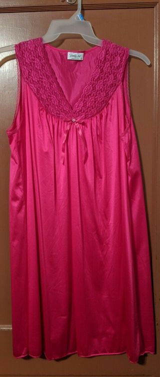 Raspberry/fuschia Medium Vanity Fair Sleeveless Nightgown - Pullover