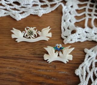 Vintage/antique Finely Hand Carved Two Doves & Edelweiss Flowers Set Of Pins