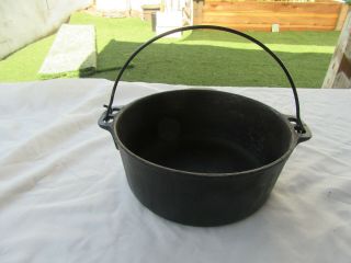 10 " Wagner Ware Cast Iron Dutch Oven 5 Qt.  Unmarked " Made In Usa Camping