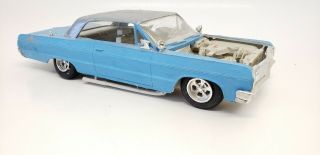 1:25 Chevy Impala Hardtop 1:25 Scale Plastic Model Car Diorama