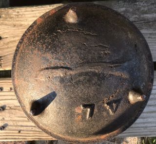 Old/antique 7 Gate Marked 3 Legged Cast Iron Cowboy Bean Pot Kettle Loc E33