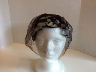 Vintage Black & White Feather Ladies Hat/headpiece W/ Black Velvet Bow & Netting