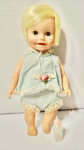 Vintage 1964 Suzy Cute Tiny 6.  5 