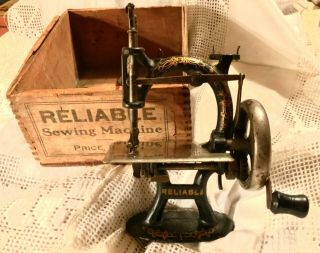 Antique Foley And Williams Reliable Toy Sewing Machine In Wood Box